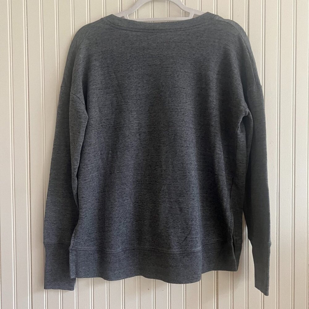 Grey Athleta long sleeve crew neck with thumb holes - size Medium - - Picture 2 of 6